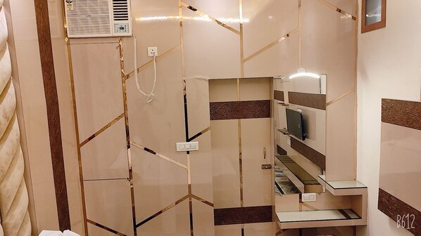 Quarto casal superior | Quartos à prova de som, ferros/tábuas de passar roupa, Wi-Fi de cortesia
