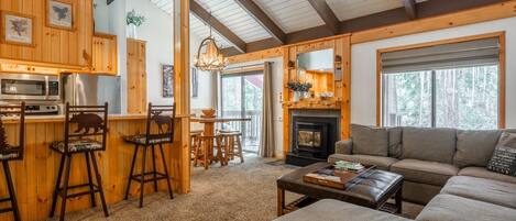 Smart-TV, Kamin, DVD-Player, Tischtennisplatte