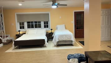 2 bedrooms, desk, iron/ironing board, free WiFi