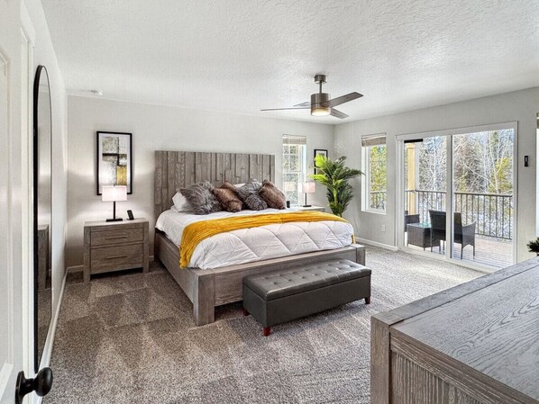 5 bedrooms, desk, iron/ironing board, travel cot