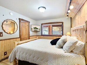 5 bedrooms, desk, iron/ironing board, free WiFi - A Breathtaking McCall Escape (McCall)