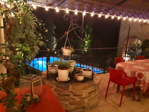 Charming house with swimming pool, jacuzzi and +!