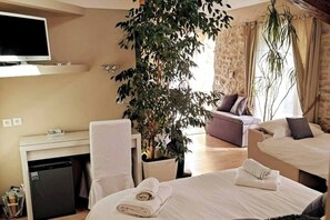 5 chambres, fer et planche à repasser, accès Internet, draps fournis