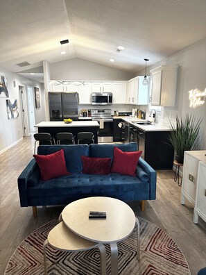 Mikrobølgeovn, ovn, kogeplade, opvaskemaskine