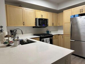 Private kitchen - Home on the Hollywood Stars!! (Los Angeles)