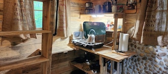 Raelean - A unique off-grid tiny cabin in rural Anniston, AL