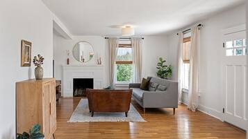 Smart-TV, Bücher, Arbeitsbereiche