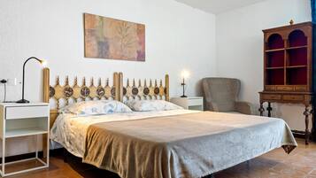 4 chambres, fer et planche Ă repasser, Wi-Fi, draps fournis