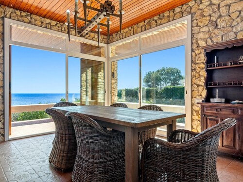 House in unique location with panoramic sea views