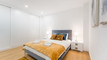 1 bedroom, iron/ironing board, internet, bed sheets