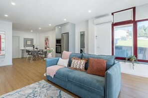 TV - GuestReady -  One perfect nest in Fânzeres (Gondomar)