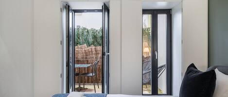 1 habitación, tabla de planchar con plancha, internet y ropa de cama