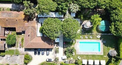 Appartement 'Adele' avec piscine partagée, Wi-Fi et climatisation