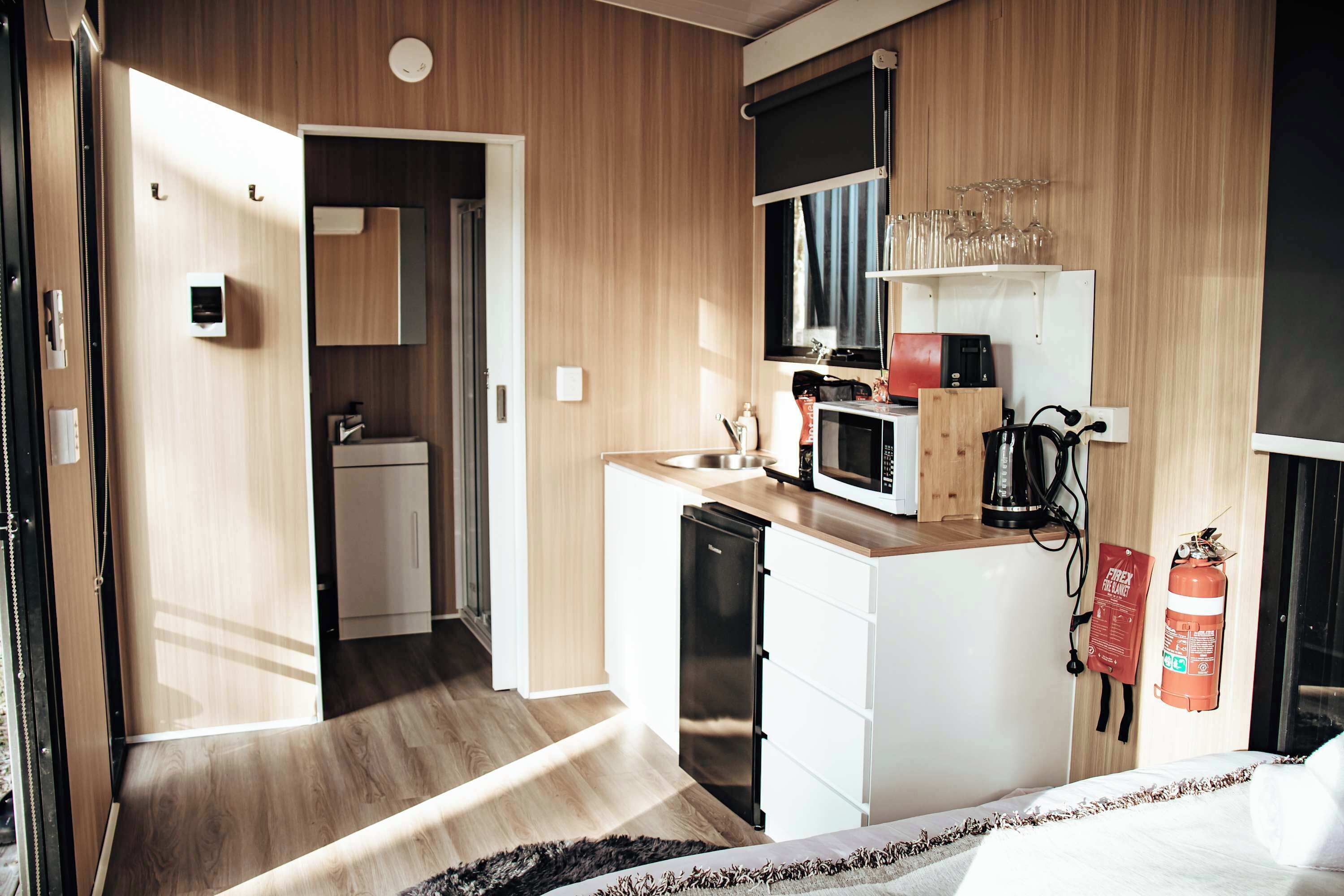 1 bedroom, bed sheets