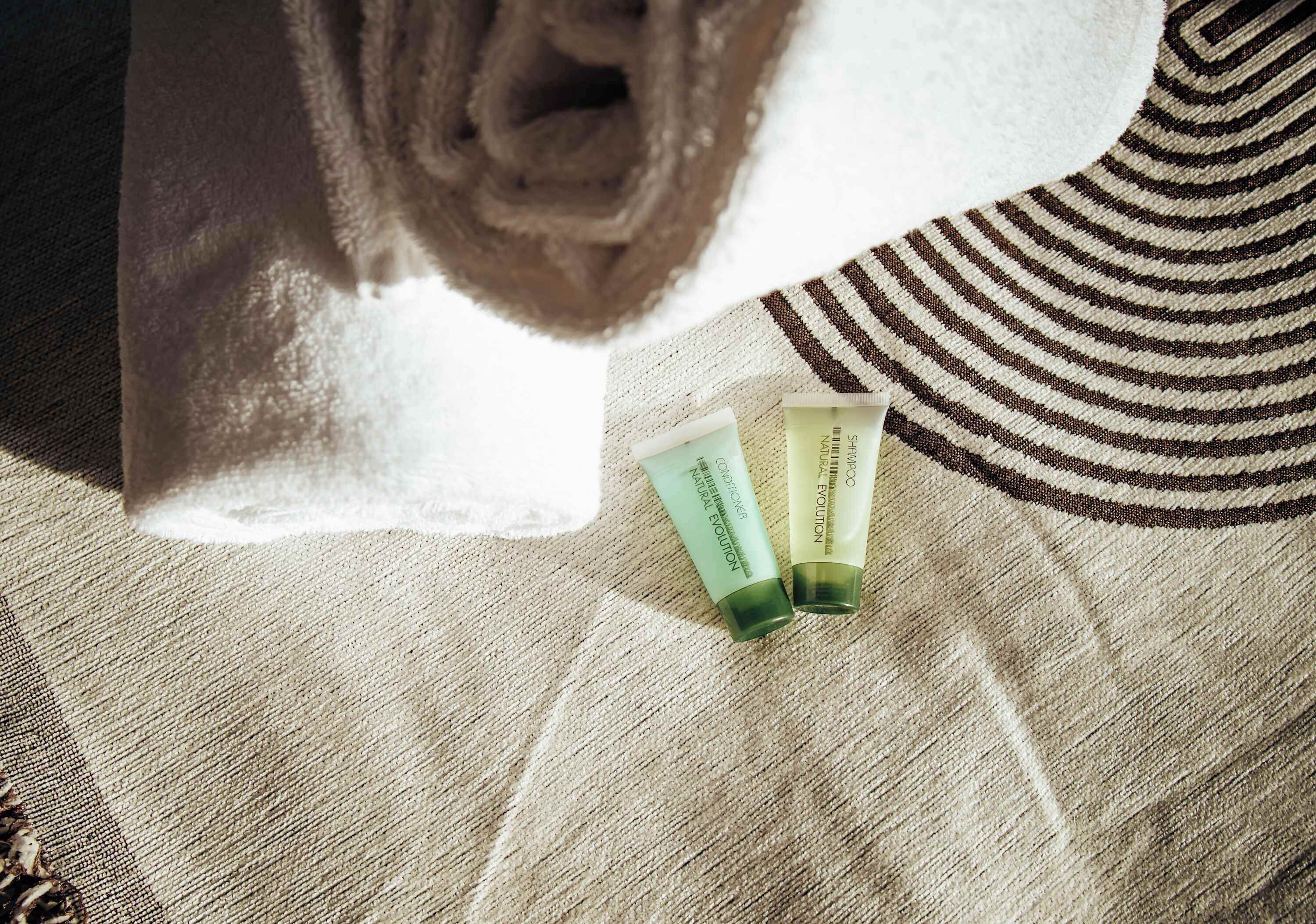 Ducha, secador de pelo, toallas