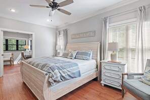 3 bedrooms, desk, iron/ironing board, WiFi