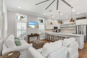 TV, books - The Crab House | Golf Cart | Bikes (Seacrest)