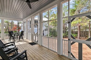 Outdoor dining - 30A Caspian Blue Cottage (Seacrest)