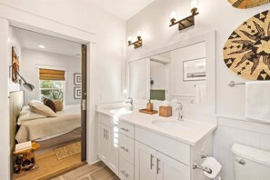 Douche, sèche-cheveux