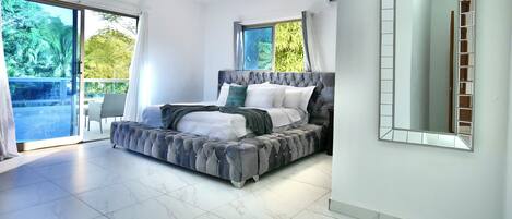 Laptop workspace, free WiFi