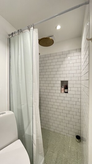 Shower, hair dryer - City Apartment in Copenhagen with 1 bedrooms sleeps 2 (Copenhagen)