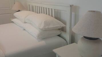 3 chambres, fer et planche Ă repasser, Wi-Fi, draps fournis