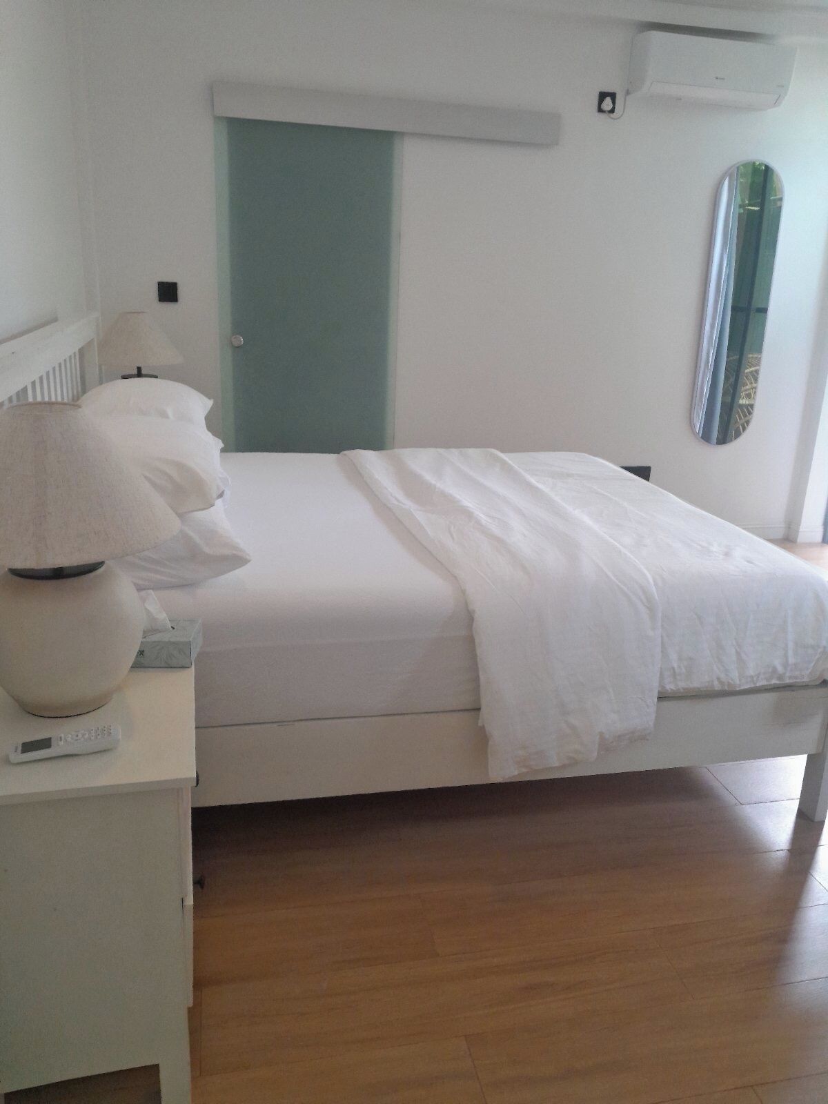 3 slaapkamers, een strijkplank/strijkijzer, wifi, beddengoed