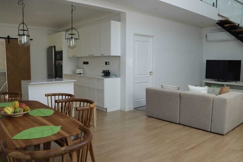 Island Pearl Escape, a 3-bedroom holiday home with modern amenities in Velidhoo
