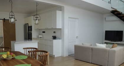 Island Pearl Escape, a 3-bedroom holiday home with modern amenities in Velidhoo