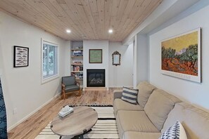 スマートテレビ、暖炉