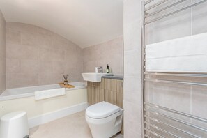 Bathroom - Clarendon Place 1BD in Leamington Spa (Royal Leamington Spa)