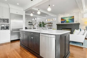 Interior - Premier Branford Waterside Property - Rooftop Deck, kayaks, water views, private office, patio (Branford)
