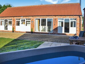 Terrace/patio - The Foldyard - UK46004 (Cranswick, near Driffield)