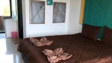 Free WiFi, bed sheets