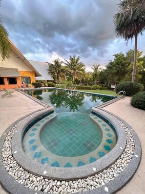 Televisión de 32 pulgadas con canales por cable