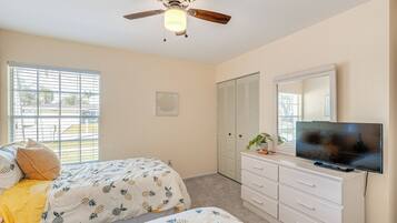 4 dormitoris, escriptori, planxa i posts de planxar i Internet