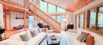 Native Gem Mountain Chalet with Views Near Smoky Mountains, Trails & Waterfalls