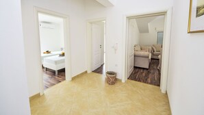 Interior - Beautiful apartment for 6 people with A/C, WIFI and balcony (Solin)