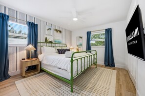 4 bedrooms, iron/ironing board, travel cot, WiFi