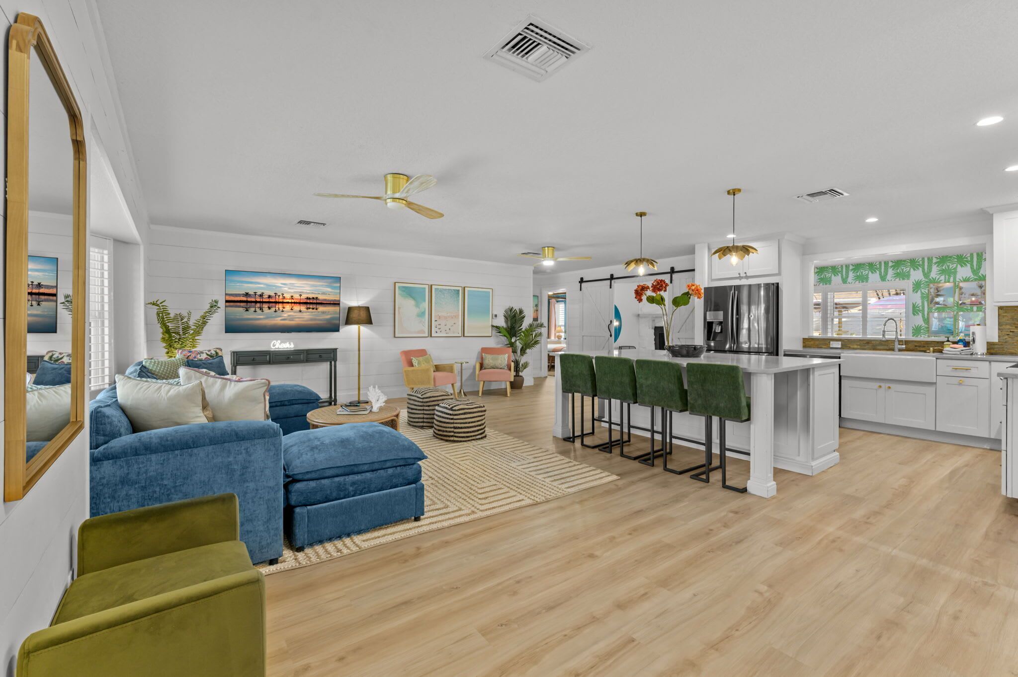 Télévision, cheminée