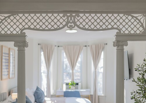 New! 3Bedroom GEM 15 minutes to NYC with Fast WiFi, AC, Sleeps 9 Guests