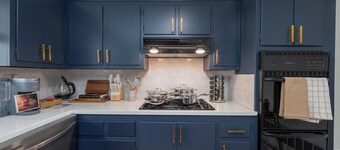 New! 3Bedroom GEM 15 minutes to NYC with Fast WiFi, AC, Sleeps 9 Guests