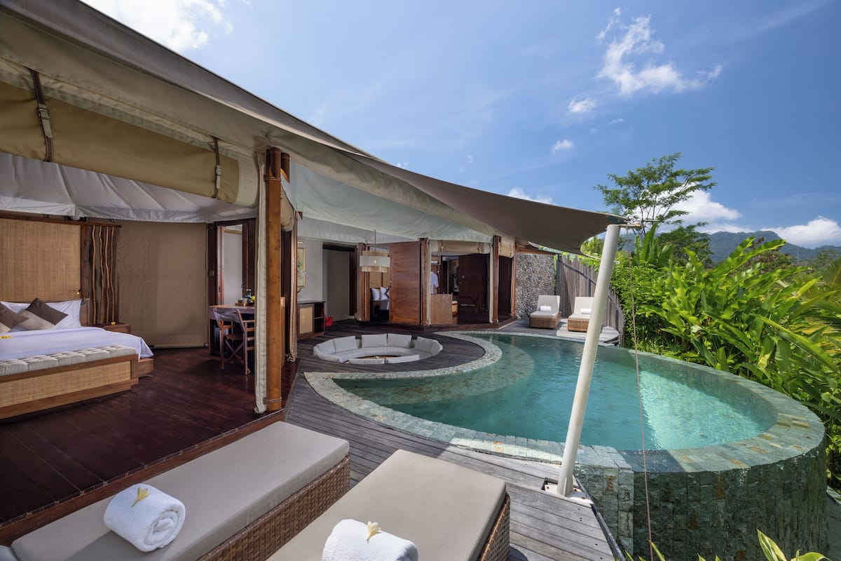 Family Pool Tent | Escrivaninha, espaço de trabalho para notebook, Wi-Fi de cortesia