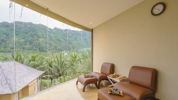 Sauna, boblebad, kropsbehandlinger, aromaterapi, body wrap-behandlinger