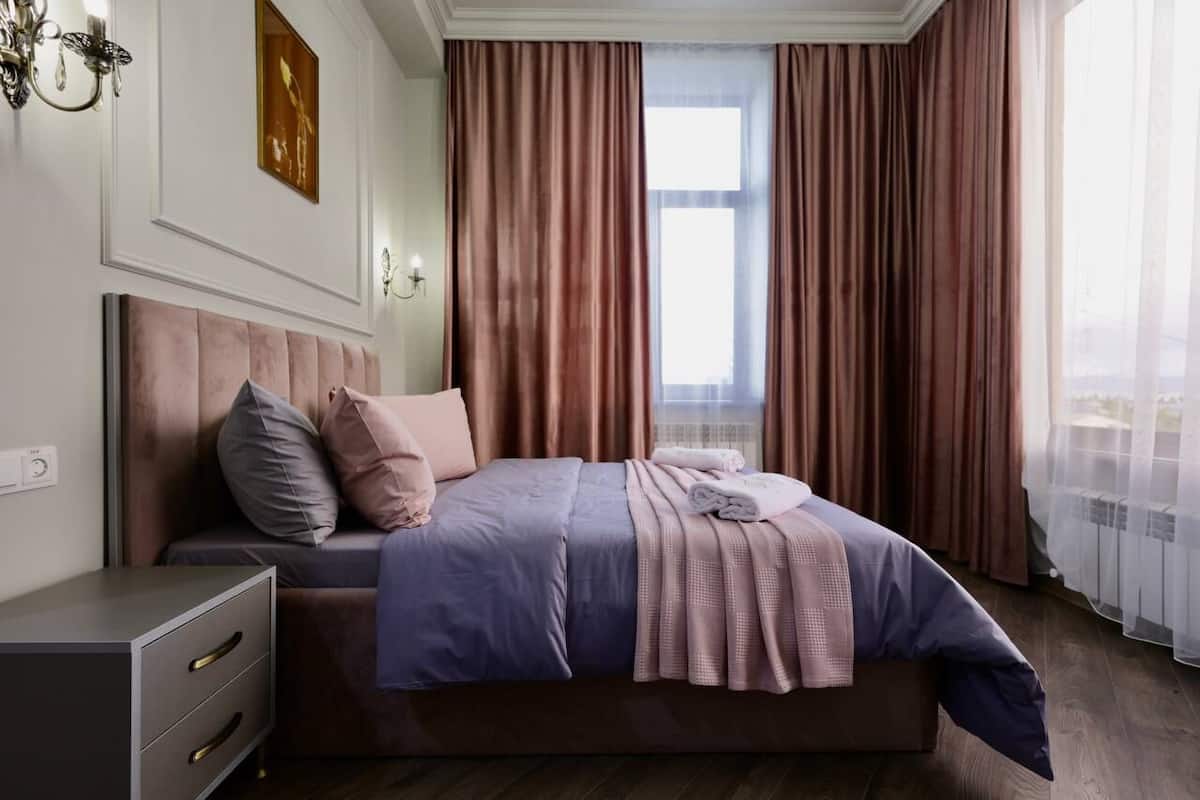 Dubbelrum för 1 person | Tempur-Pedic-madrasser och värdeförvaringsskåp på rummet