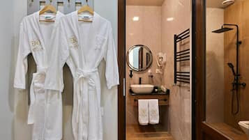 Family Double Room Single Use | Bathroom | Slippers