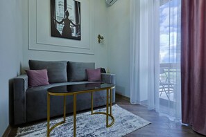 Family Double Room Single Use | Tempur-Pedic beds, in-room safe, blackout drapes, iron/ironing board - Fiorella Gyumri (Gyumri)