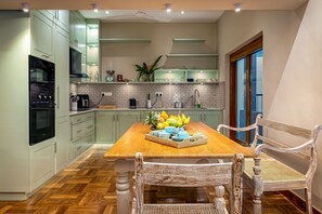 4-Bedroom Villa with a Swimming Pool | Private kitchen