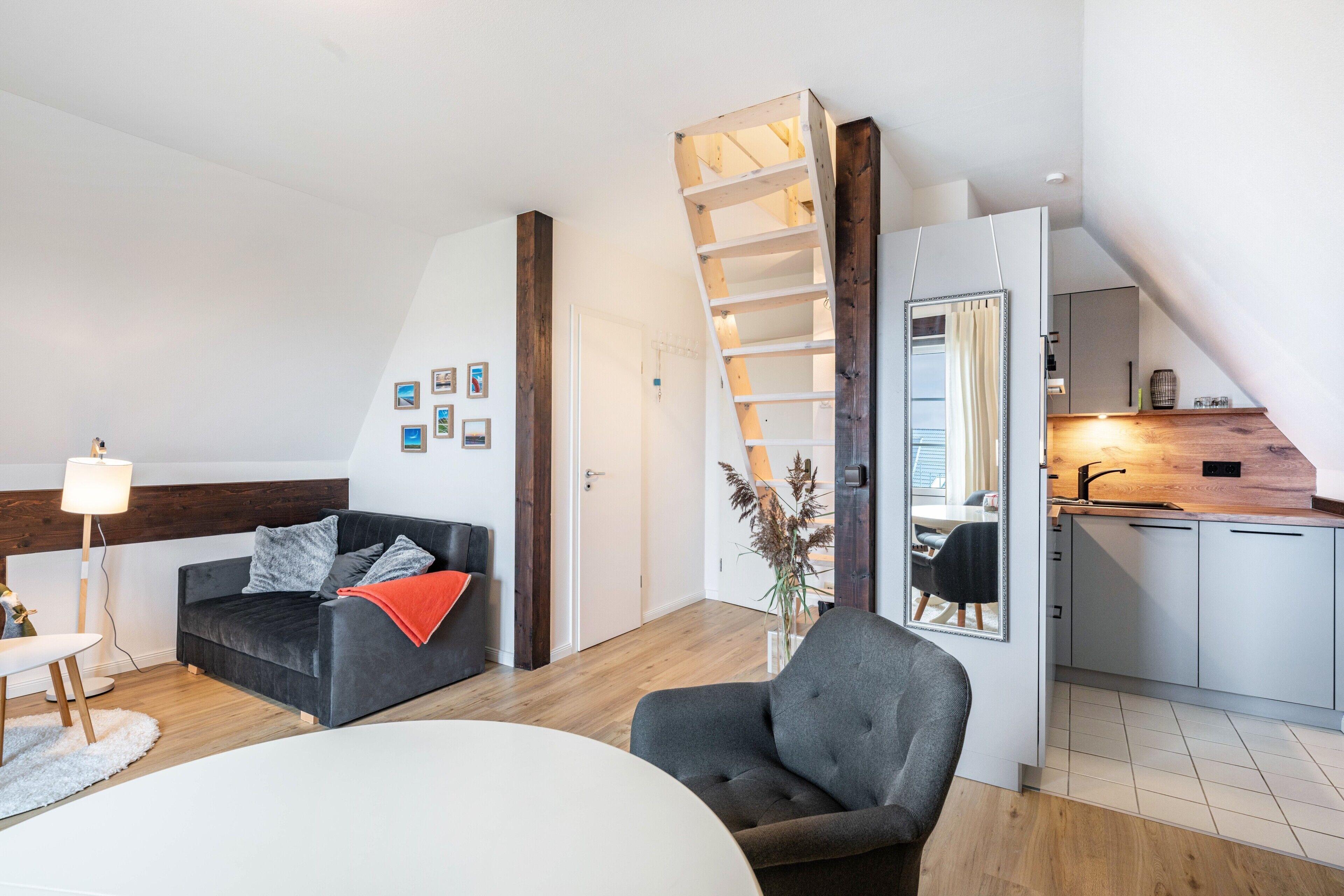 TV, lettore DVD, impianto stereo