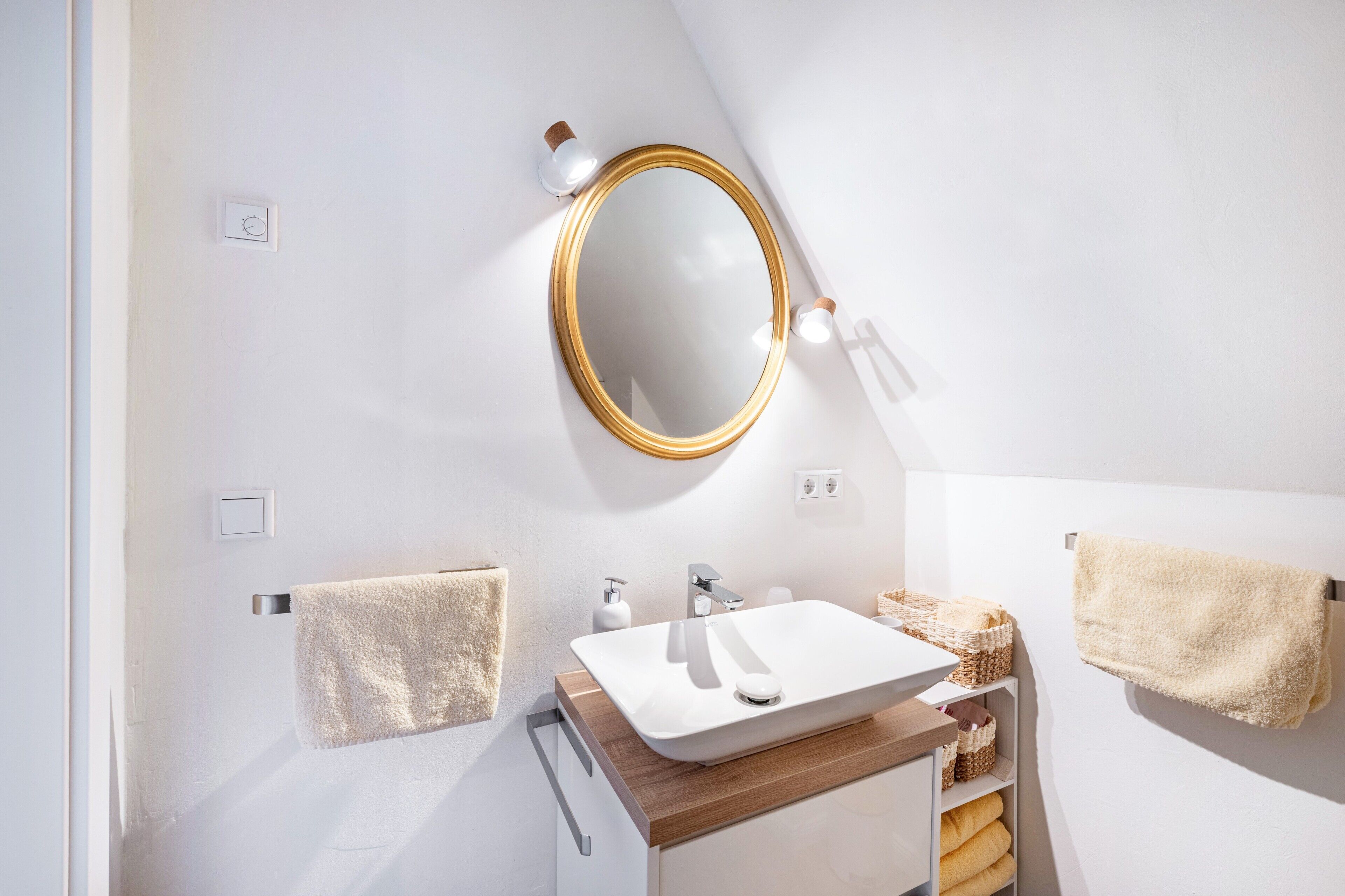 Dusche, Haartrockner, Handtücher